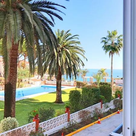Apartment 2 Bedroom In With Pool And Seaview *
