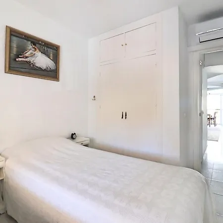 2 Bedroom In With Pool And Seaview Apartment *