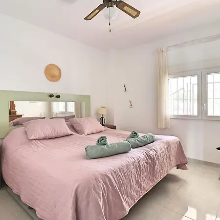 2 Bedroom In With Pool And Seaview Apartment *
